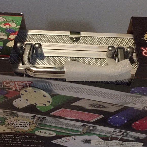 Deluxe Poker Set - Picture 2 of 2
